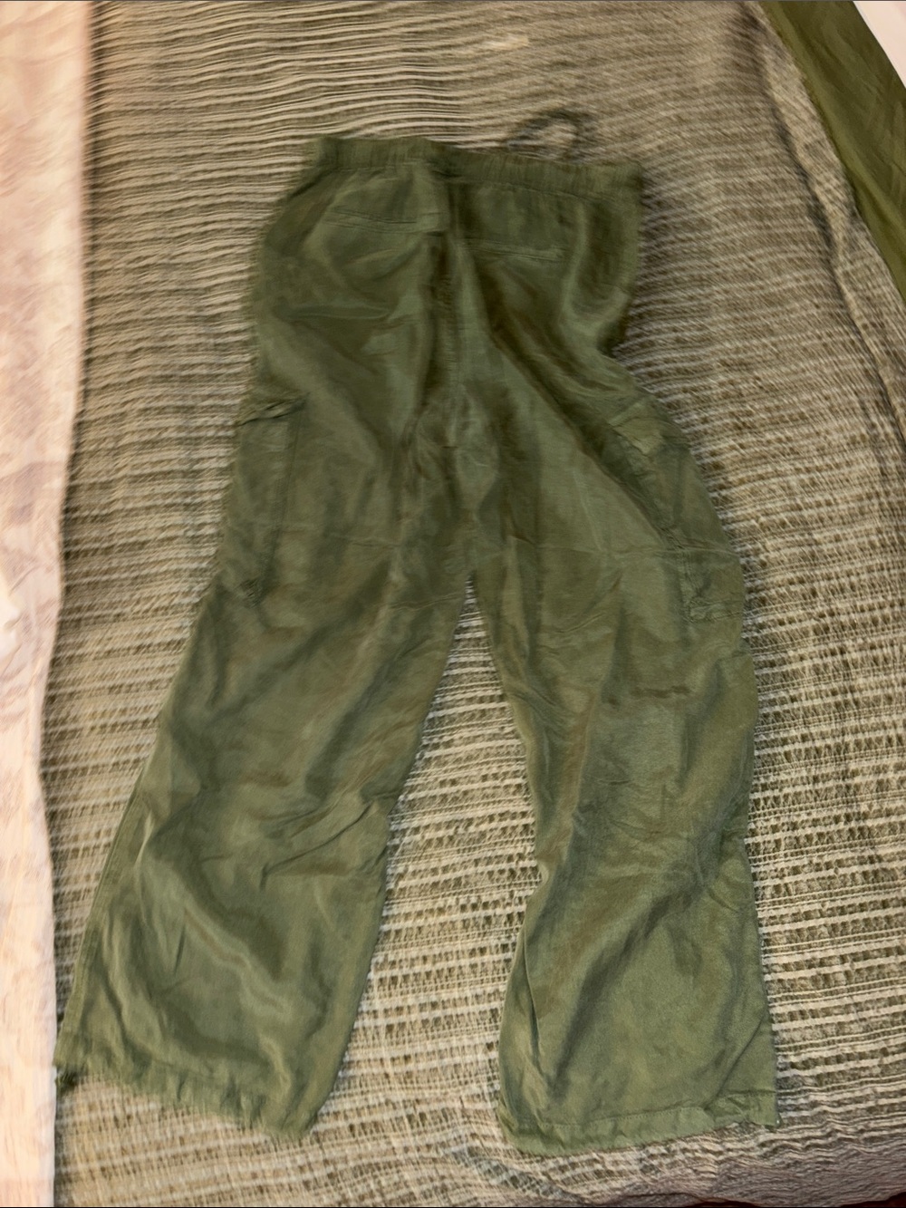 Universal Thread Olive Green Cargo Pants with Drawstring Waist - Picture 5 of 7